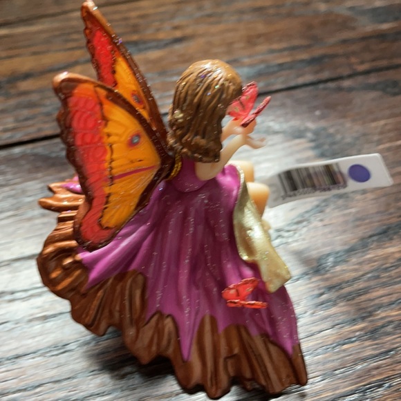 NWT: Fairy butterfly girl figurine by Papo  (2010) - Picture 5 of 9